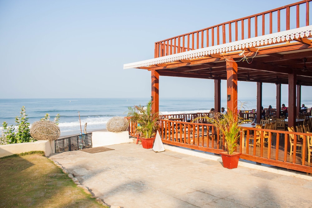 LA CABANA BEACH and SPA 11/65