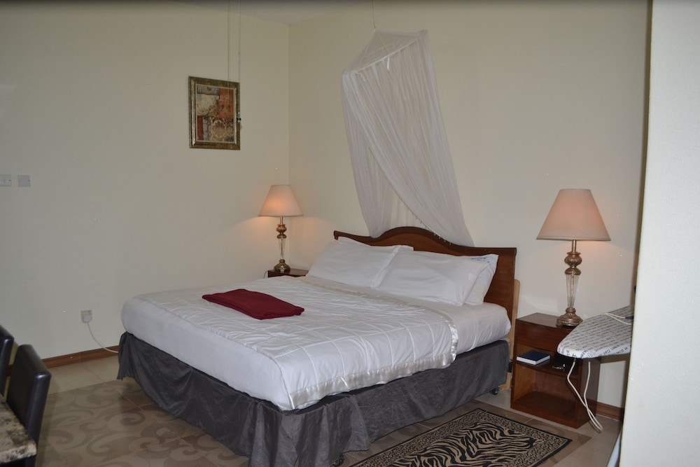 Executive Airport Hotel 10/50