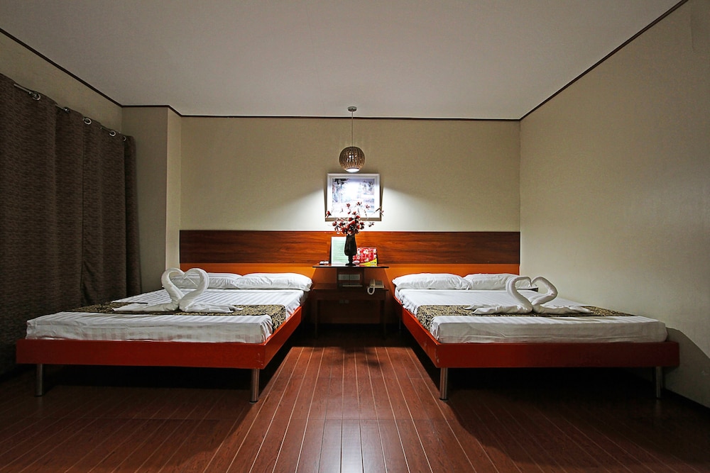 Andy Hotel 8/44