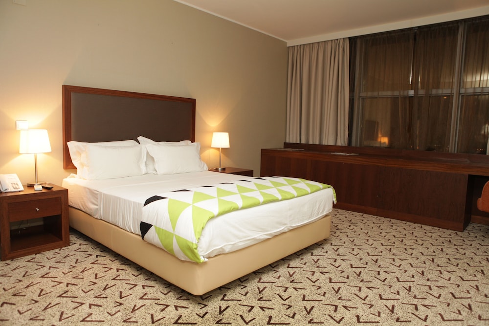 SKYNA HOTEL 10/45
