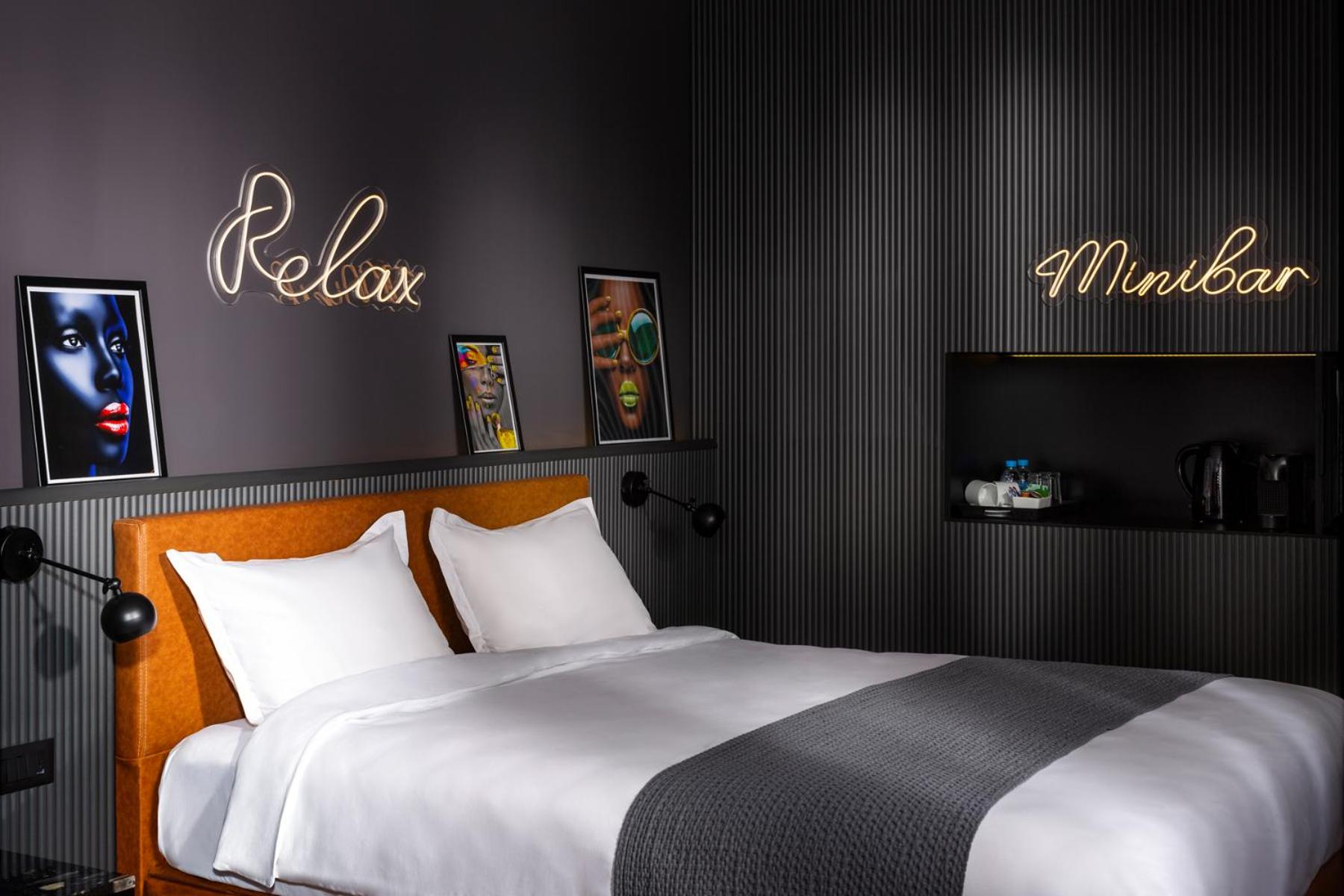 Renovated, Superior, King Bed, Queen Bed
