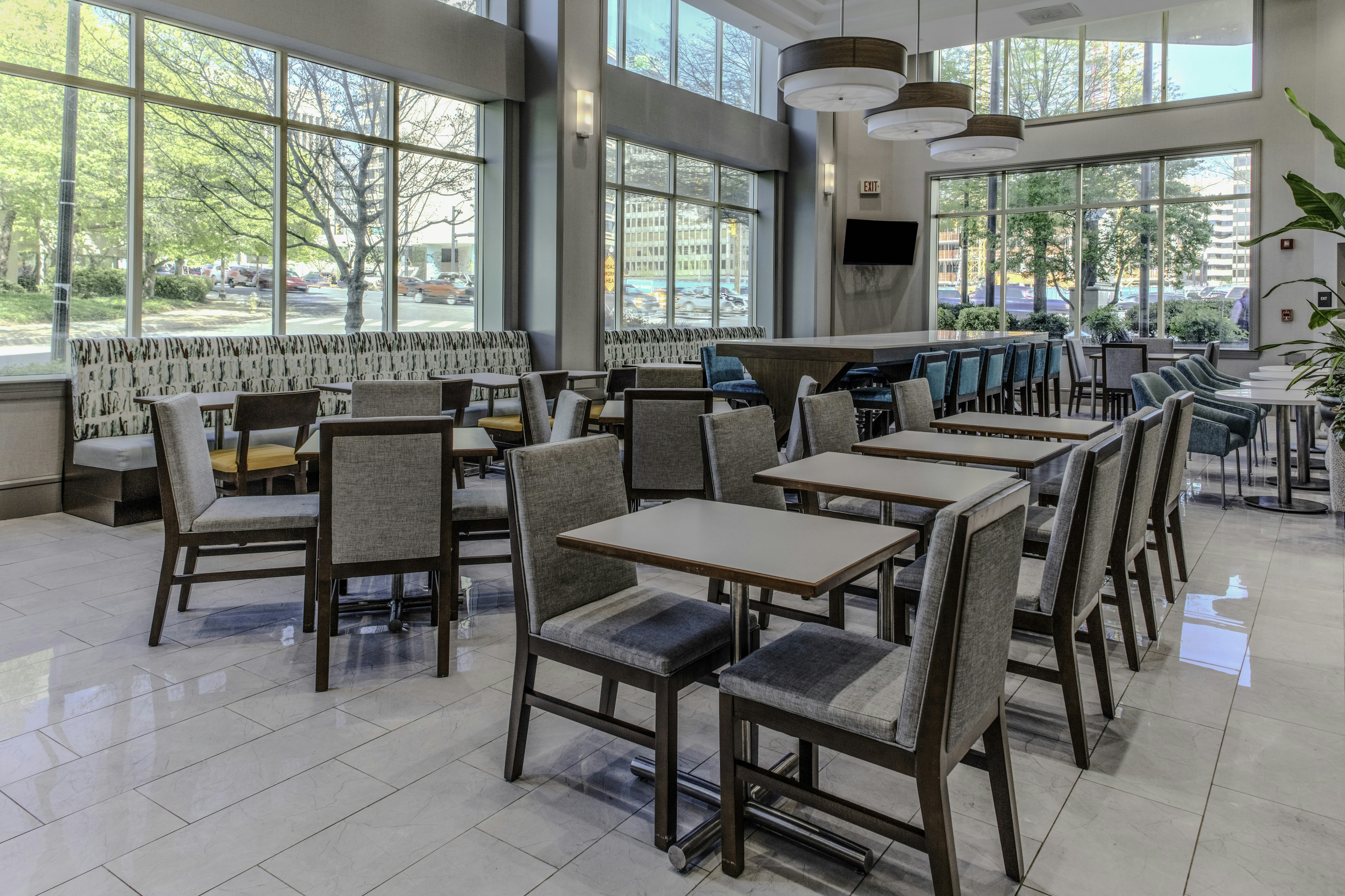 Hampton Inn & Suites Arlington Crystal City DCA 47/64