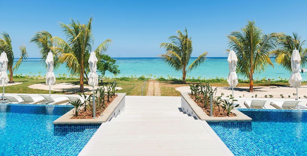 Villasun Seafront Apartment at Cap Ouest 26/29