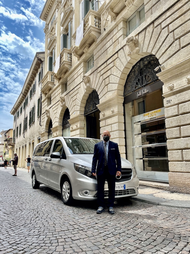Palazzo Monga Boutique Guesthouse 56/66