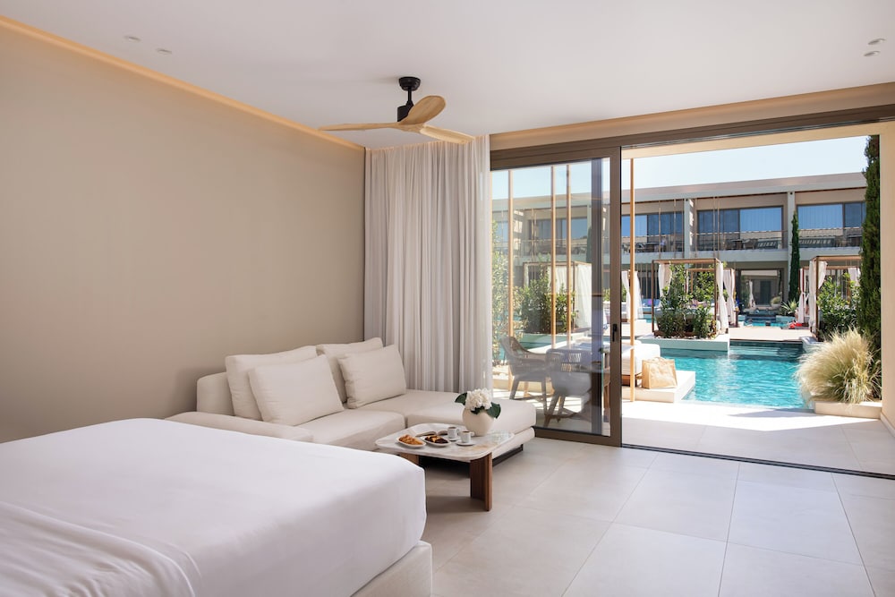 Swim Up, Suite, King Bed, Sofa