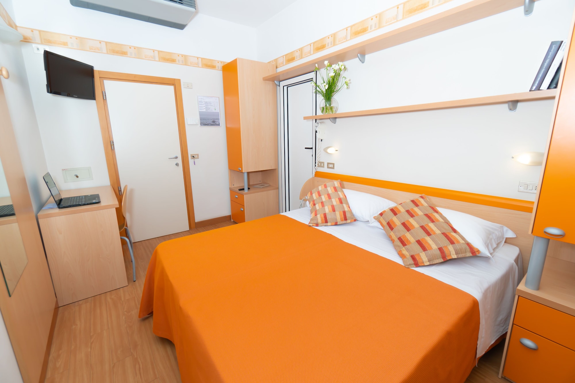 STANDARD, DOUBLE OR TWIN BED