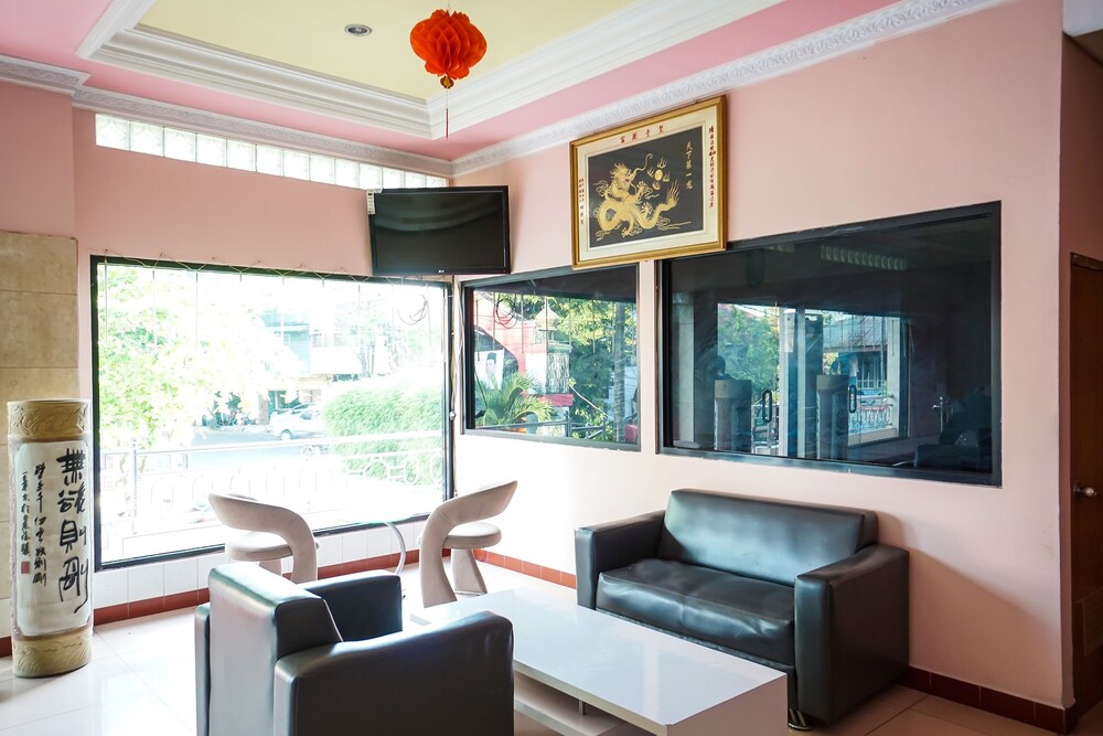 Riverside Hotel 35/37