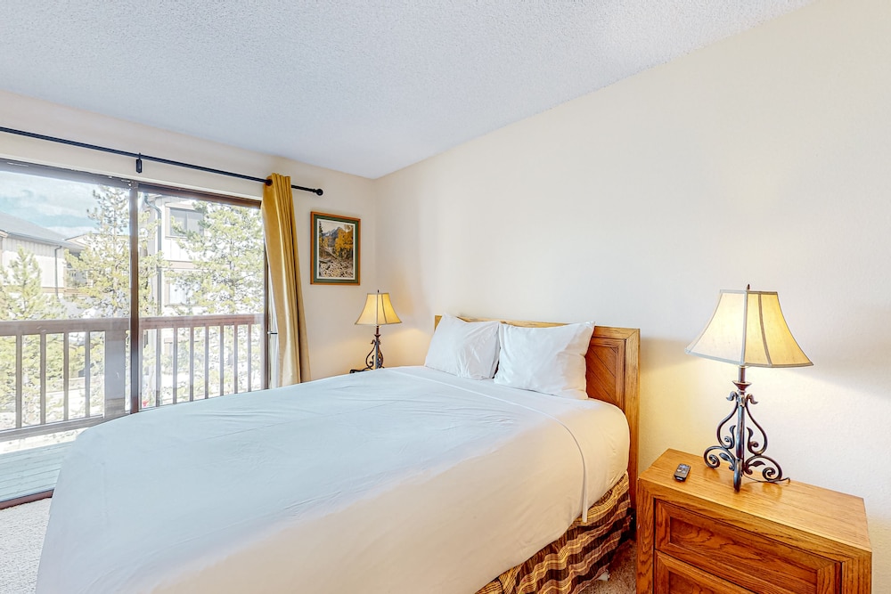 Pine Ridge Condominiums 10/50