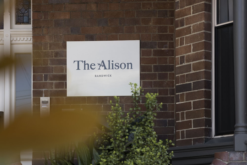 The Alison Randwick 52/63