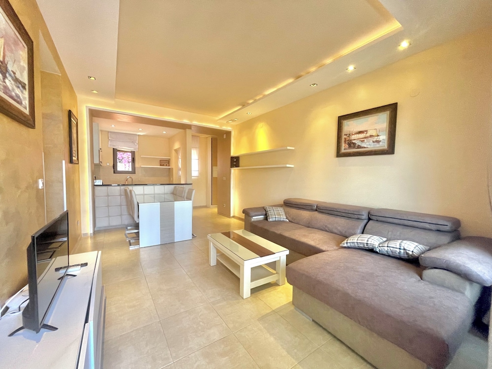 HOTEL BUTUA RESIDENCE 87/100