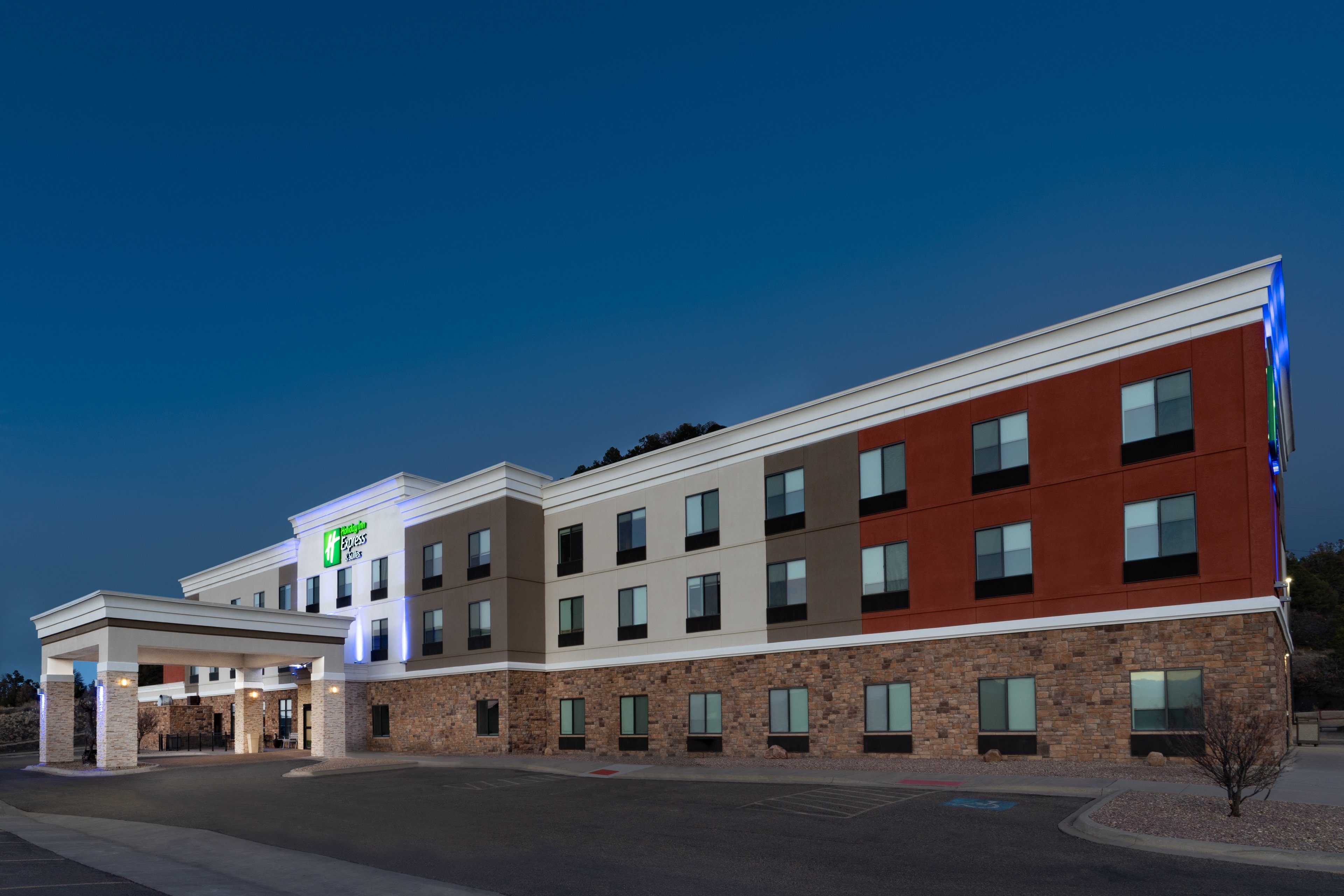 Holiday Inn Express And Suites Trinidad 1/32