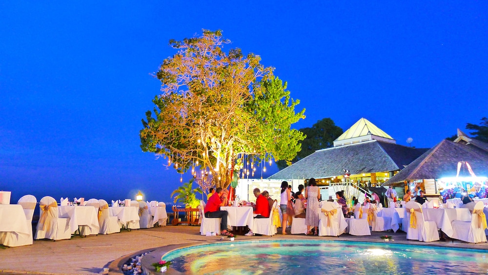 Sunset Park Resort And Spa 68/75