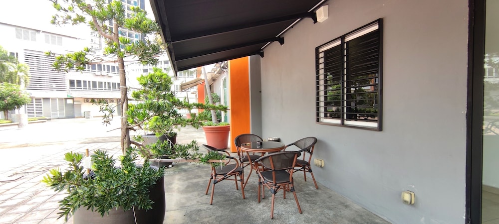 Z Hotel Ara Damansara, LRT, Mall, Airport 34/37