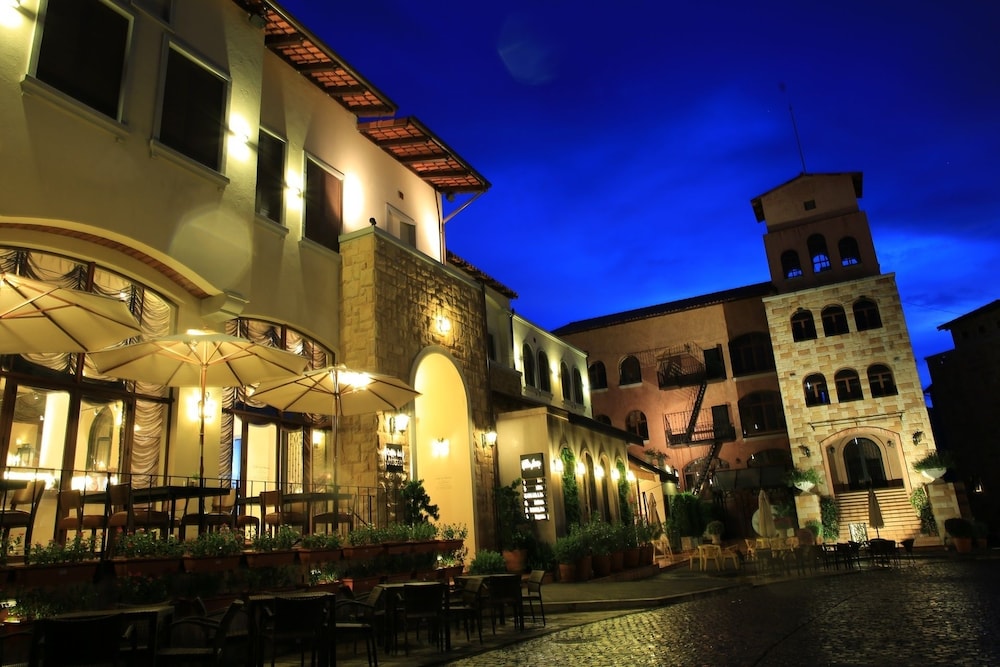 Town Square Suites By Toscana Valley 41/50