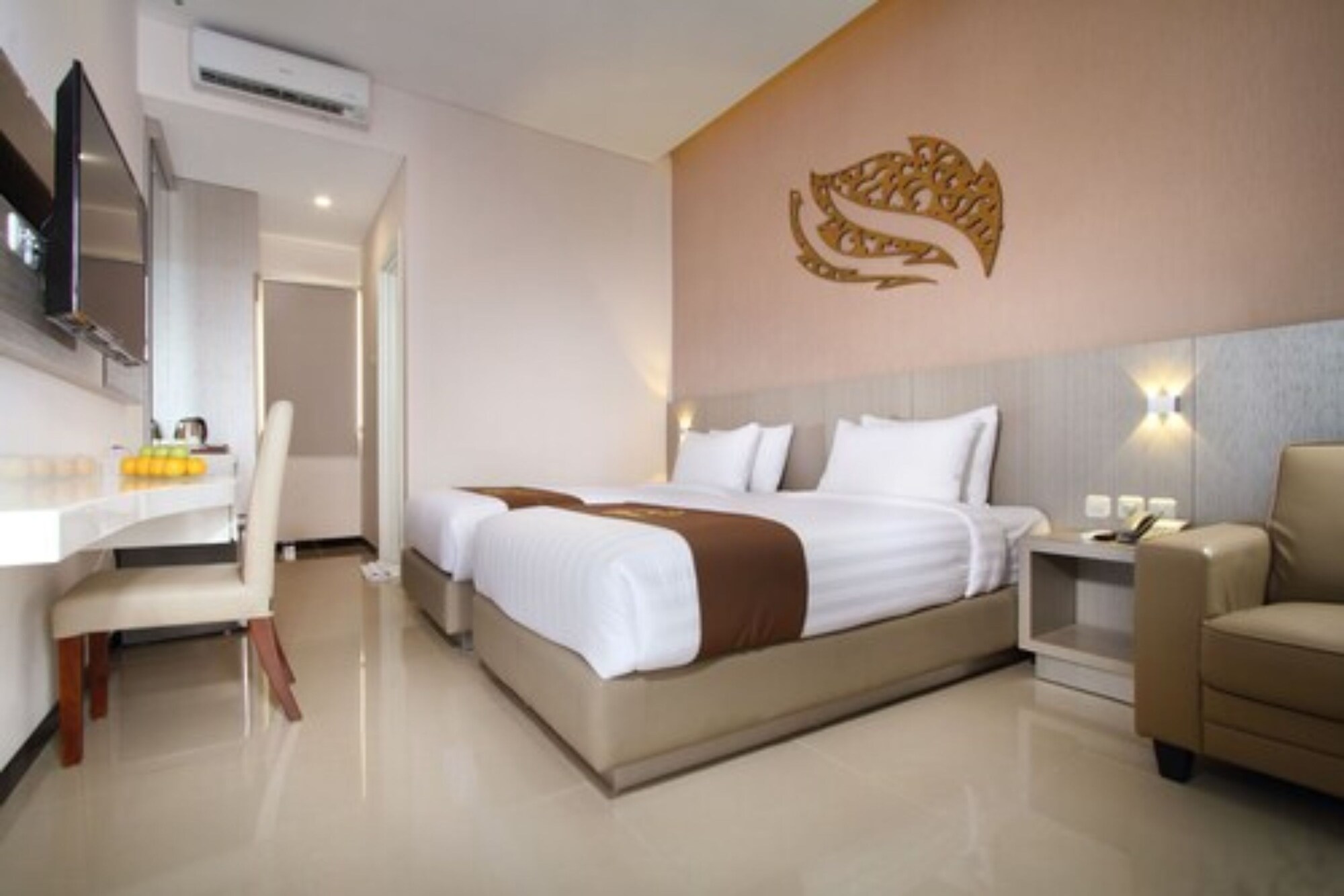 SUPERIOR, TWIN BEDS, POOL ACCESS, GROUND FLOOR