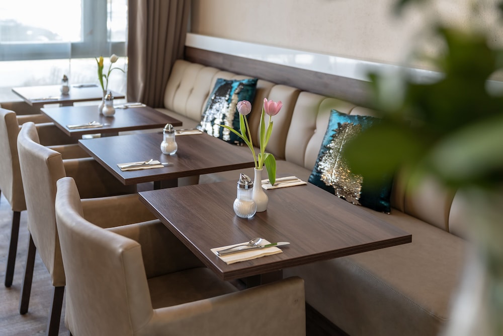 Empress Boutique Hotel 60/65