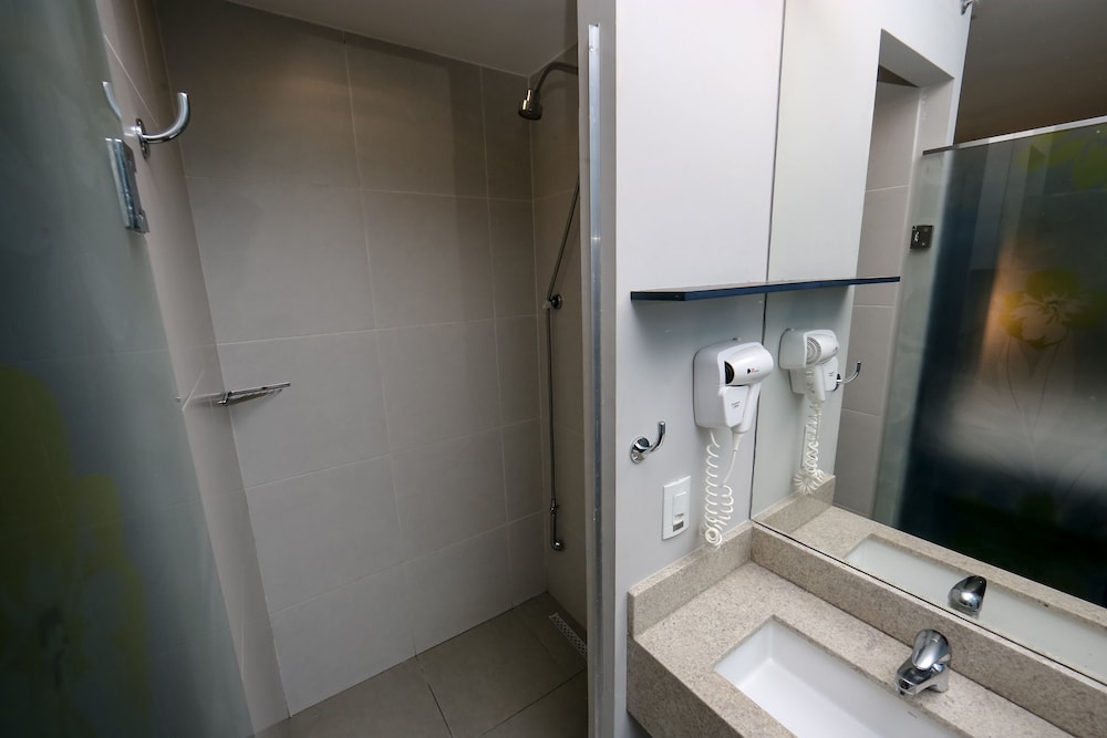 Golden Tulip Guaruja 41/45