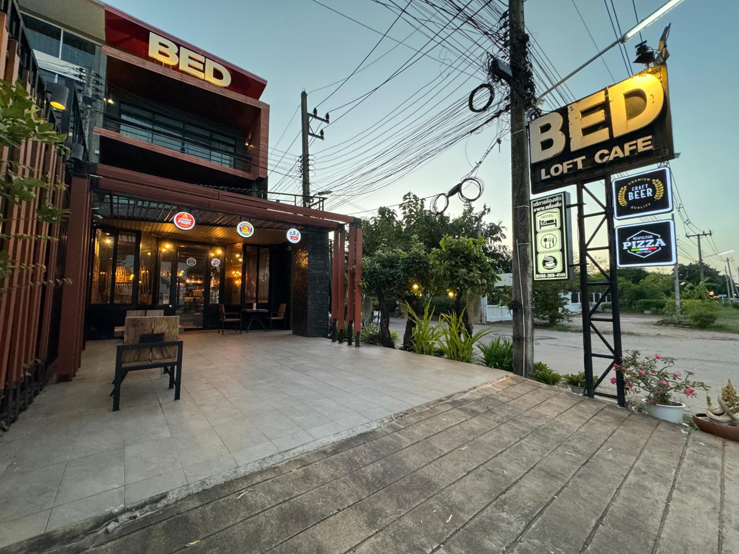 Bed Loft Cafe 57/63