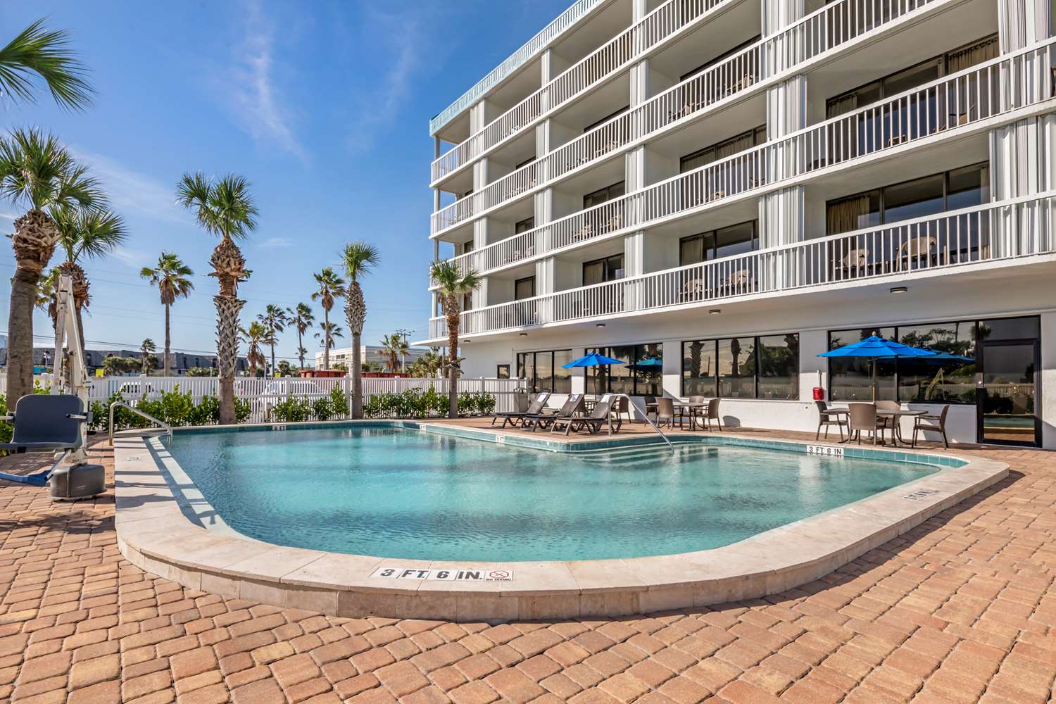 Best Western Cocoa Beach Hotel and Suites in COCOA BEACH - FL