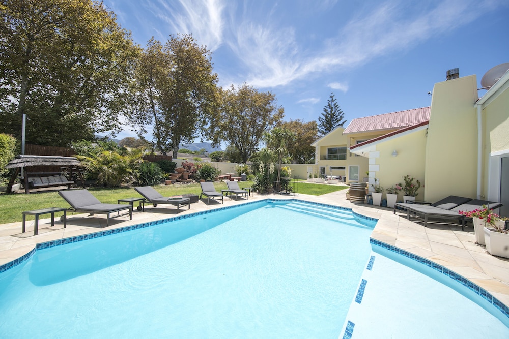 Constantia Cottages 14/50