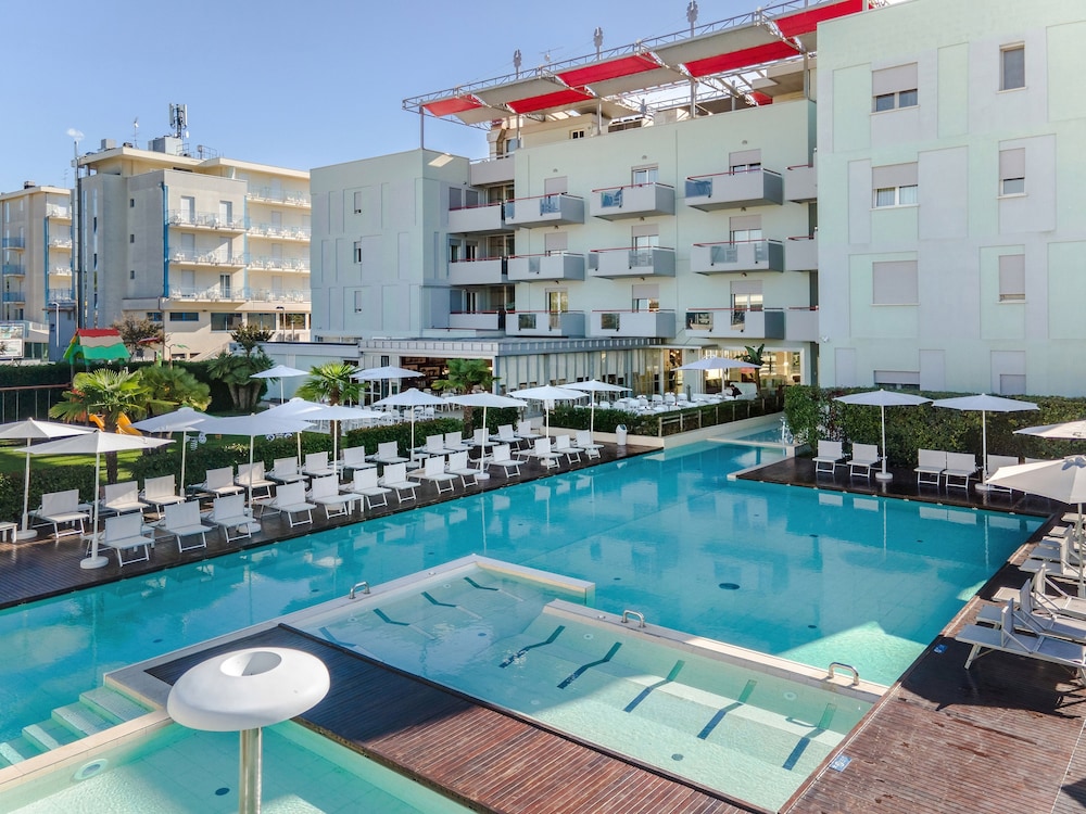 Domino Suite Hotel 46/50