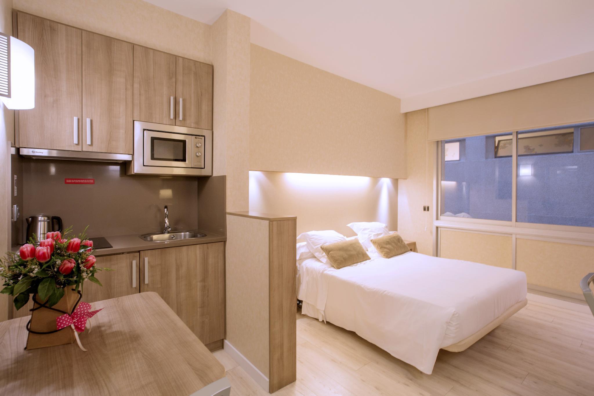 Silver Aparthotel 11/48