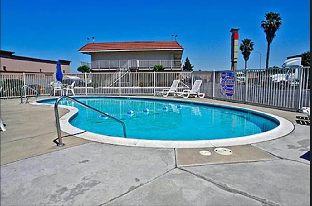 Motel6 West Sacramento, CA 48/60