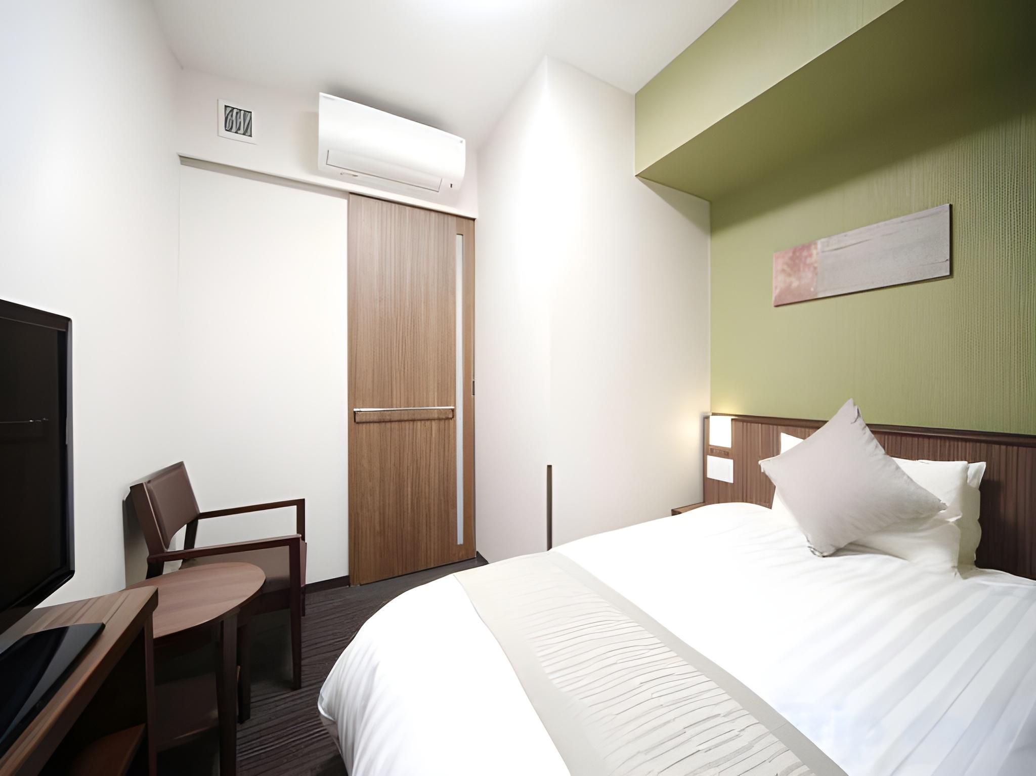 Run of House, Single Bed