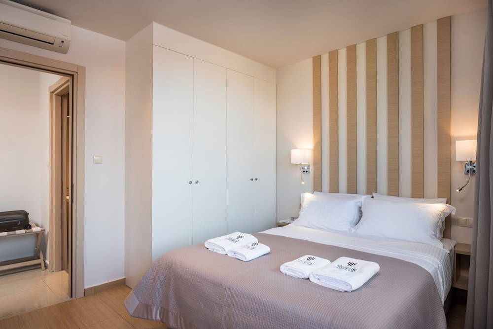 Trianon Luxury Apartments and Suites 15/74