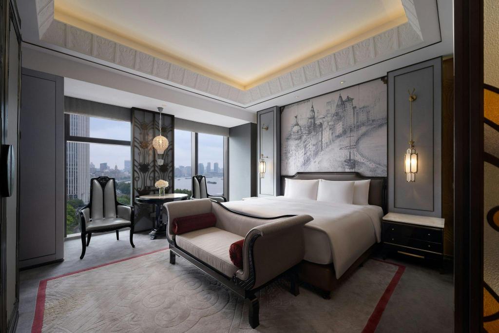 Bund, Guest Room, King Bed, with View