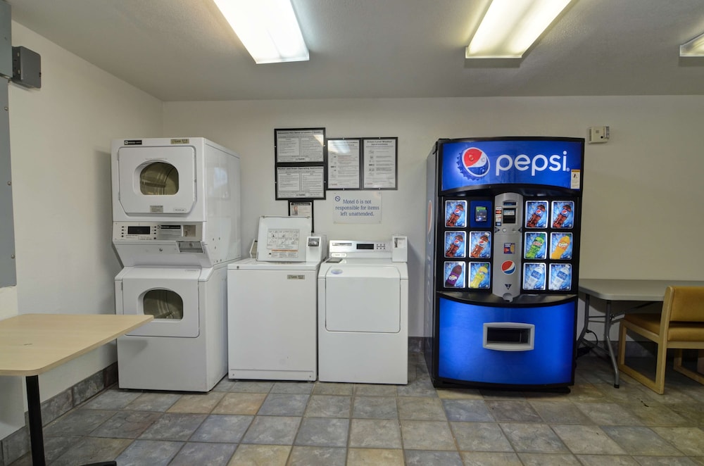 Motel6 Palm Springs, CA - East - Palm Canyon 28/50