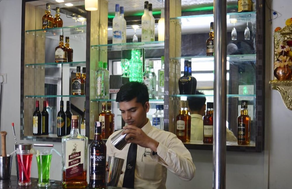 Hotel Galaxy's Vaibhav 10/40
