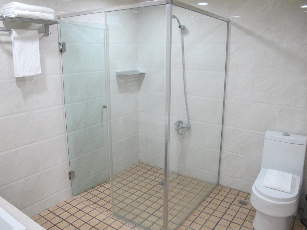 Townhouse Oak Vera Hotel Near Clark International Airport 52/57