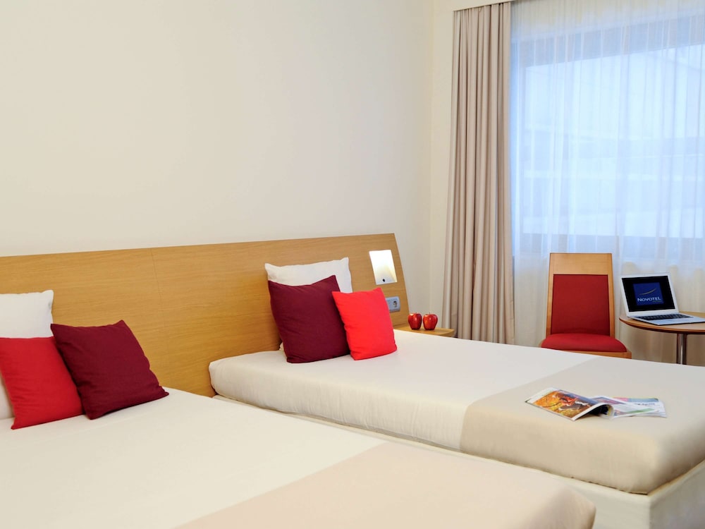 CLASSIC, TWIN BEDS