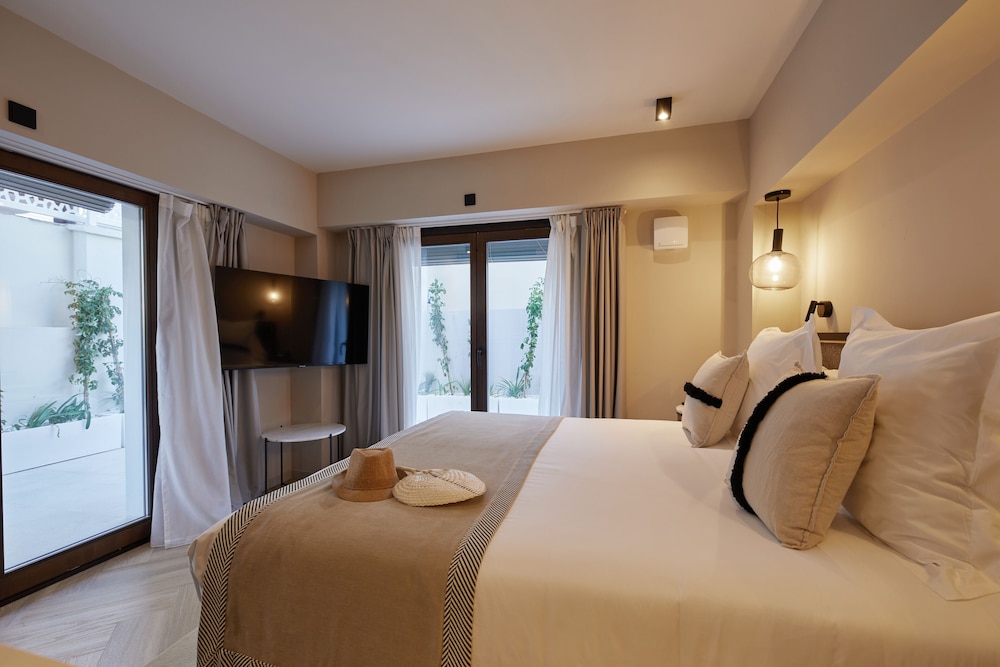 Belle Marivent Mediterranean Petit Hotel 20/59