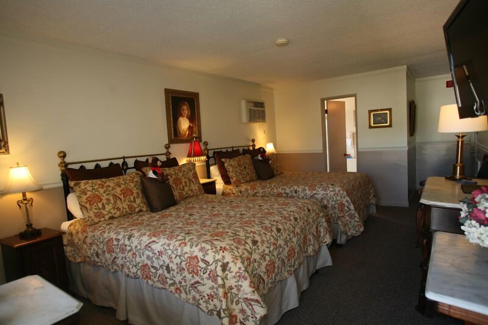 Gunn House Hotel 11/62