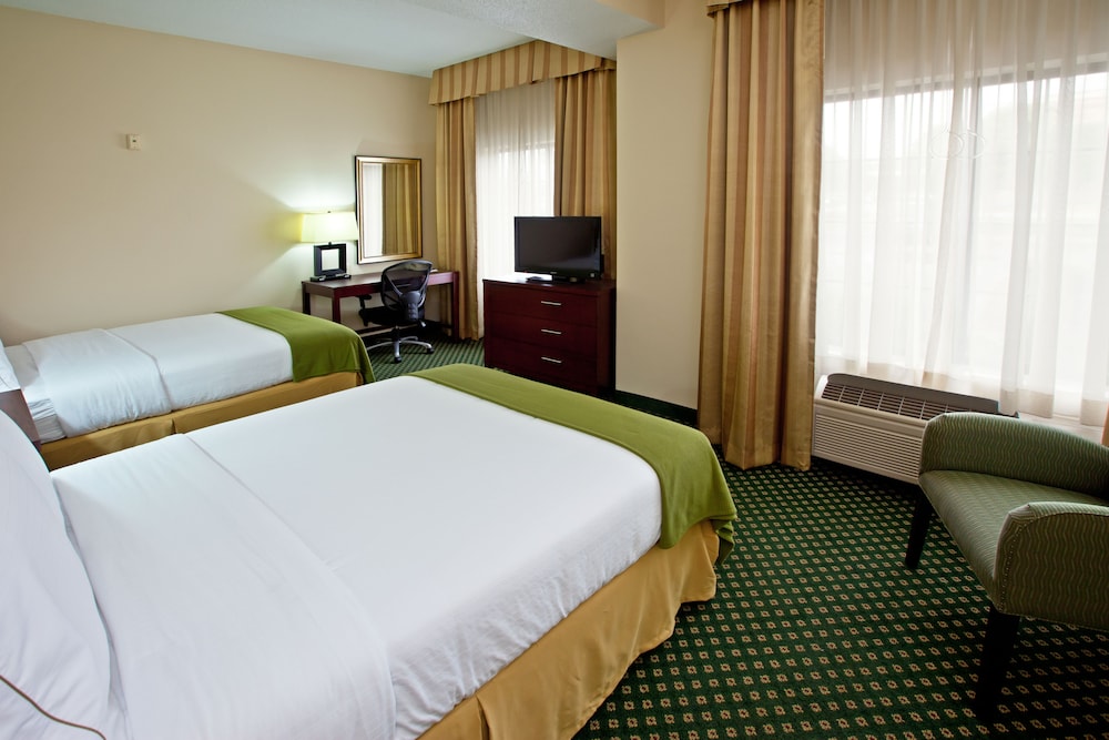 Holiday Inn Express Hotel Suites Indianapolis East 26/75