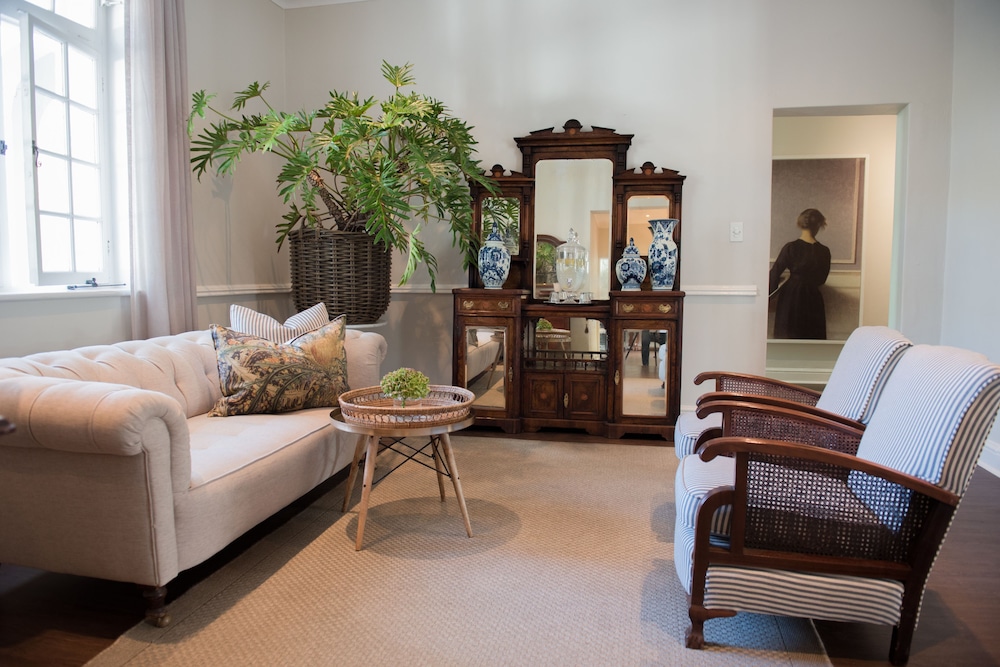 River Manor Boutique Hotel 36/58