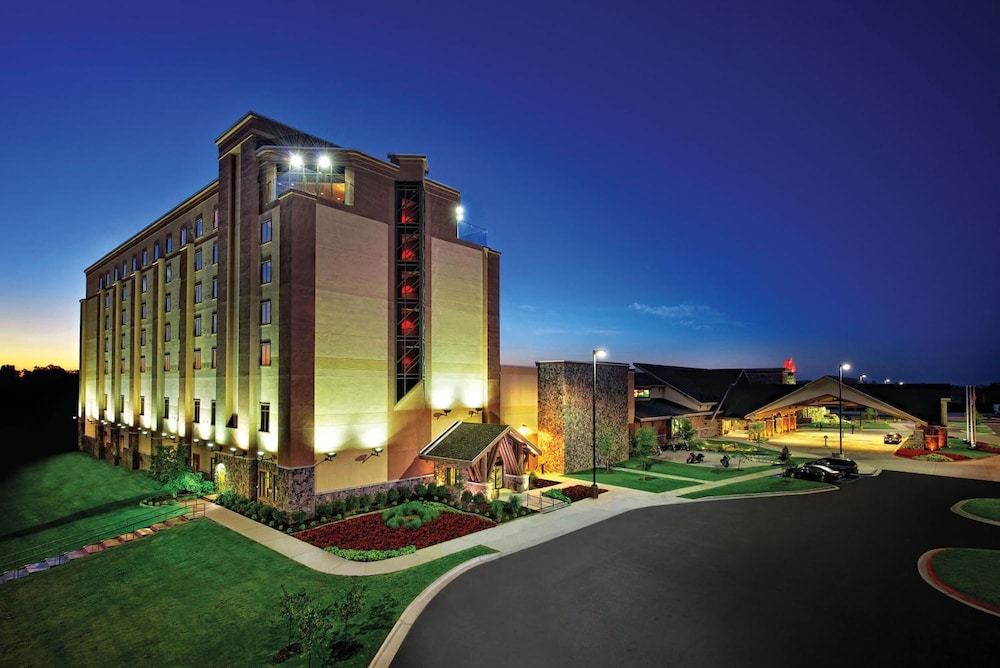 CHEROKEE CASINO & HOTEL WEST SILOAM SPRINGS 4/50