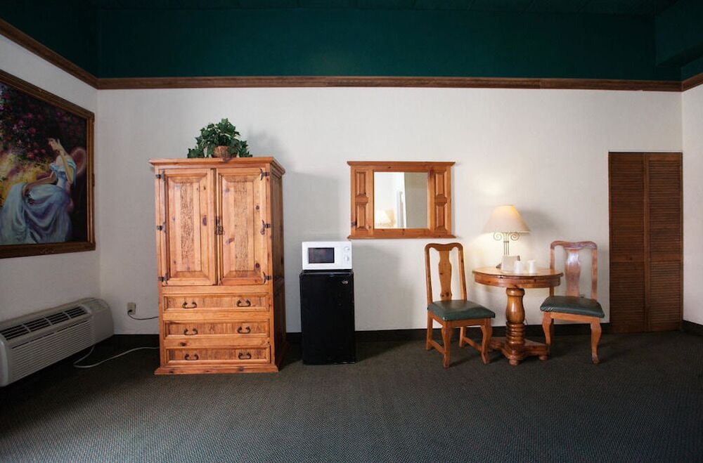 Miami Gardens Inn and Suites 22/30