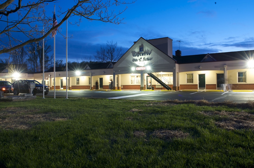 Executive Inn And Suites 1/43