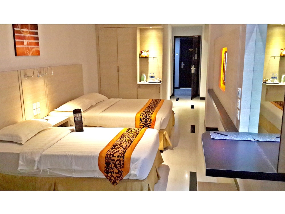 89 Hotel 21/86