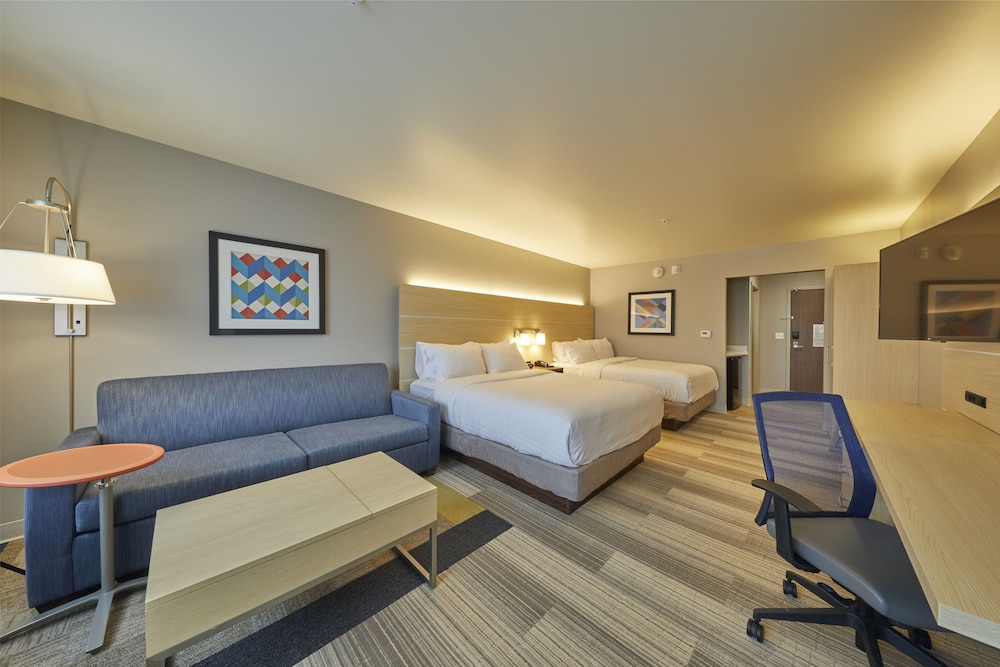 Holiday Inn Express Suites Hermiston Downtown 42/54