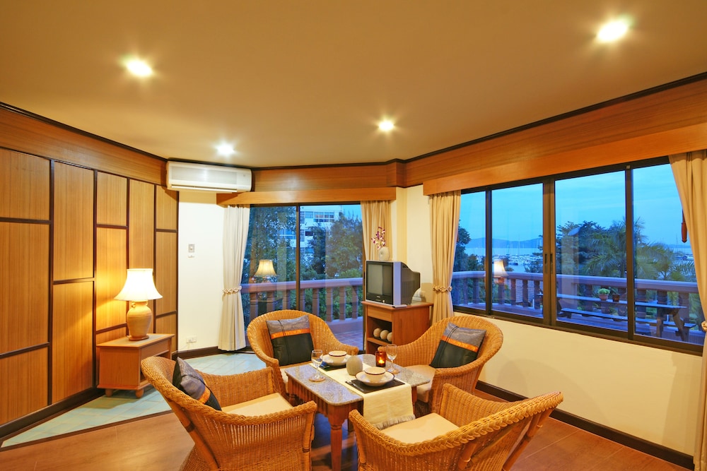 Botany Beach Resort 42/73