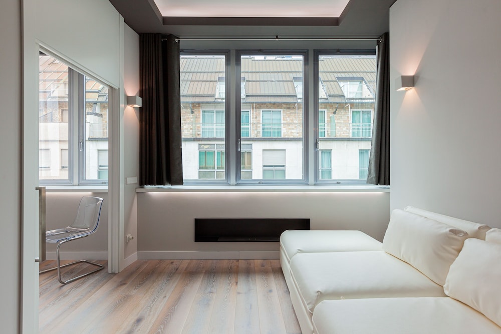 easyhomes - City Centre Suites 13/50