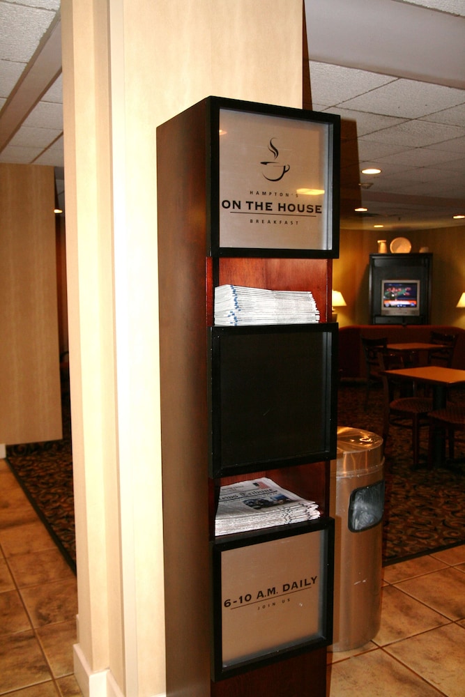 Hampton Inn Adel 17/45