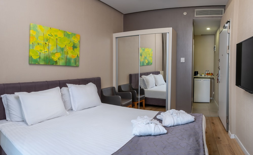 Elm Suite Hotel 5/41