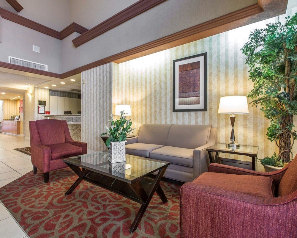 Comfort Suites Palm Desert I-10 20/32