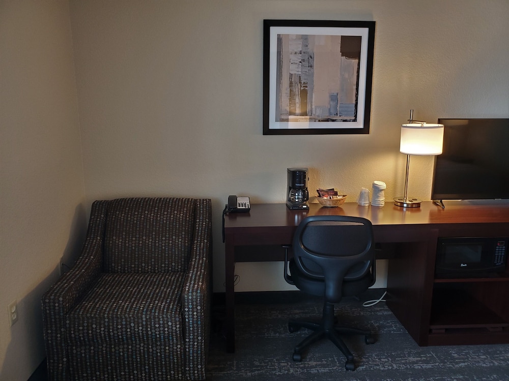 Cobblestone Suites Oshkosh 59/75