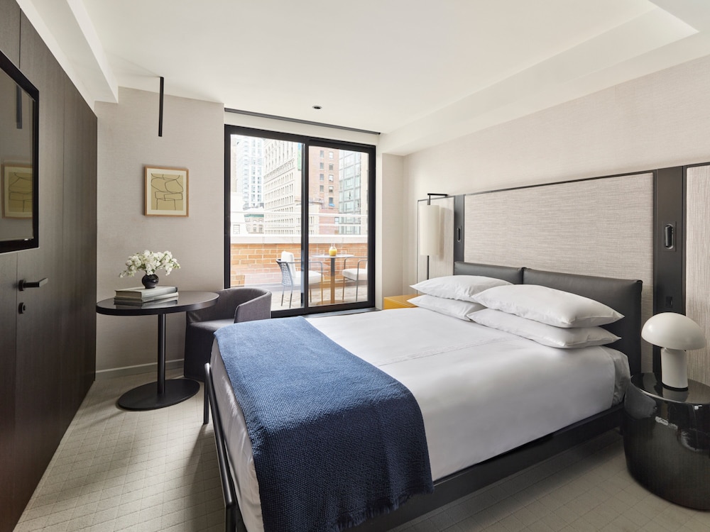 State, Empire, Premium, Queen Bed, Terrace